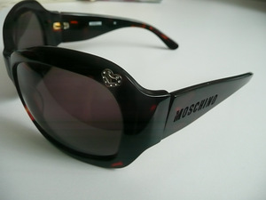 Moschino päikseprillid (6 foto / 8)