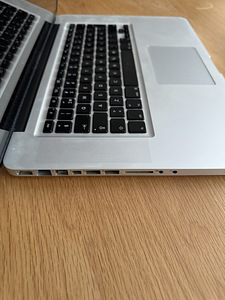 MacBook Pro 15-дюймовый (середина 2012) (3 фото из 4)