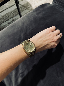 Michael Kors часы (5 фото из 5)