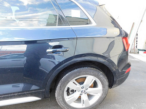 Audi Q5 2019 kahjustatud (5 foto / 11)