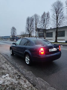 Volkswagen Passat (5 foto / 5)