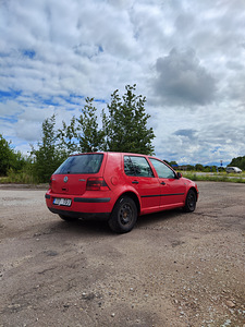 Volkswagen Golf (5 foto / 7)