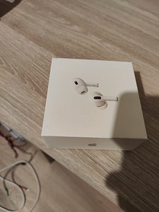 Apple AirPods Pro, 2nd gen, USB-C (2 foto / 2)