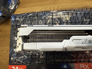 AMD Radeon™ RX 7900 XTX Taichi White 24GB OC (4 foto / 5)