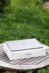 MacBook Air 13″ 2020 – M1/8GB/256GB SSD (1 foto / 3)
