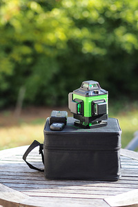 Rohelise laseriga ristlaser (2 foto / 4)