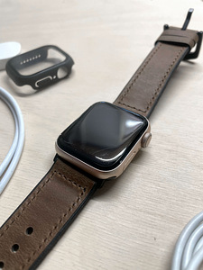 Apple Watch Series 4 GPS, 40mm (3 foto / 3)