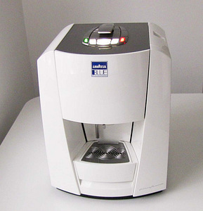 Кофемашина Lavazza (3 фото из 4)