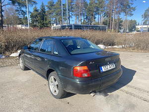 Audi a4 (7 фото из 7)