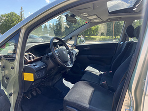 HONDA FR-V (6 foto / 6)