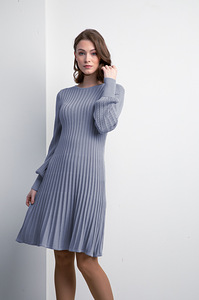 Продам светло-фиолетовое платье Mila с кружевными рукавами (