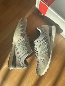 Tossud New Balance (41,5) (2 foto / 4)