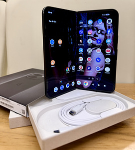 Google Pixel 9 Pro Fold 512GB Obsidian (1 foto / 3)