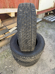 Lamell rehvid 215/65 R16C Bridgestone blizzak (1 foto / 3)