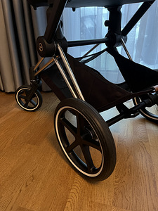 Müüakse Cybex Priam v4 Soho Grey värvi Chrome Brown raamiga (4 foto / 5)