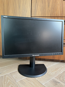 Müüa PC komplekt (PC; 2 monitori; klaviatuur jne) (1 foto / 3)