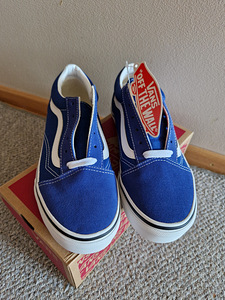 Uued Vans tennised s36.5 (2 foto / 3)