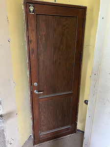Kasutatud välisuks (1 foto / 2)
