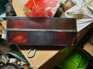 Opel Senator A tagatuli