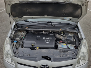 Toyota Corolla Verso 2.2 100kW manuaal (9 foto / 14)