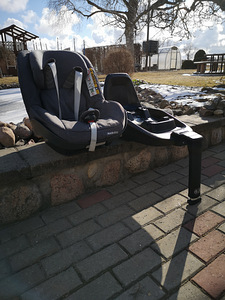 Maxi - Cosi 2wayFix + Maxi - Cosi Pearl (2 foto / 4)