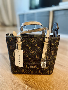 Сумка новая guess (3 фото из 3)
