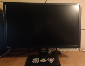 Benq XL2411 144Hz (2 foto / 3)