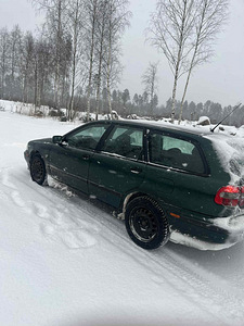 Volvo v40 (2 фото из 8)