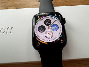 Apple Watch Series 7 45mm (2 foto / 4)