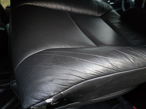 Saab 9-5 sedaan tagumised istmed tumehall hahk (1 foto / 2)