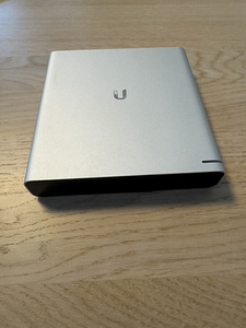Ubiquiti Cloud Key G2 Plus UCK-G2-Plus (1 foto / 4)