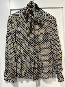 Продам блузку (размер М)