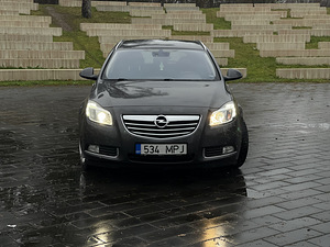 Opel Insignia 4x4 SPORTS TOURER SW 2.0 118kW (8 foto / 15)