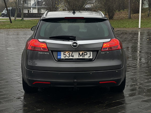 Opel Insignia 4x4 SPORTS TOURER SW 2.0 118kW (4 foto / 15)
