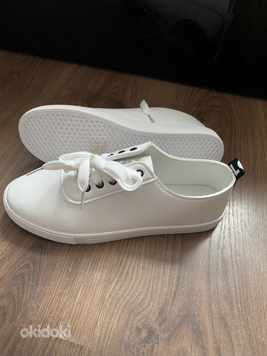 Белые теннисные туфли. S 40 Бесплатная доставка! (фото #2)