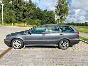 Volvo v40 1.9 tdi 85кВт. мануал (3 фото из 15)