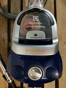 Пылесос Electrolux ErgoEasy Cyclonic без пылесборника (4 фото из 4)