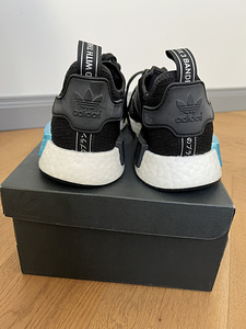 ADIDAS NMD R1 spordijalatsid (4 foto / 4)