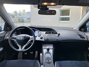 Honda Civic 5D 2007 (10 foto / 13)
