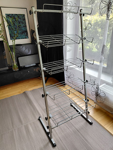 Jalatsite stend. (3 foto / 4)