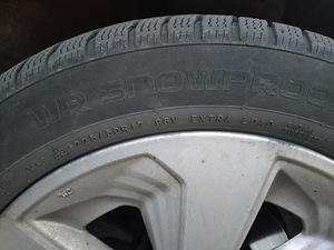225 50 R17 NOKIAN Snowproof M+S шины (1 фото из 2)