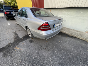 Mercedes-Benz C200 CDI (3 foto / 4)