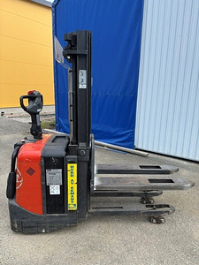 Штабелер BT SPE125 с платформой (2 фото из 6)