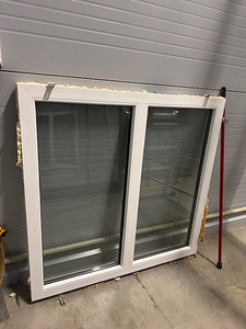 PVC aken 117x117, heas seisukorras, kahekordne klaas (1 foto / 2)
