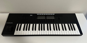 Komplete Kontrol S49 MK2 midi-klaviatuur (2 foto / 2)
