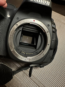 Canon EOS 80d + aku + laadija (5 foto / 6)