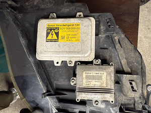 BMW E60/E61 xenon esituled, 3 tk, kahel plokid kaasas (2 foto / 6)