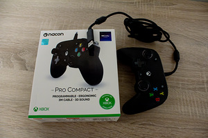 Проводная консоль Xbox (2 фото из 3)