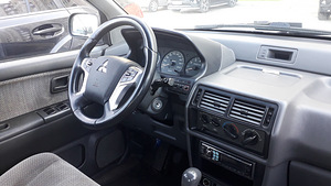 Soojendusega rool Mitsubishi Outlander 3 (2013-2021) jaoks (2 foto / 4)