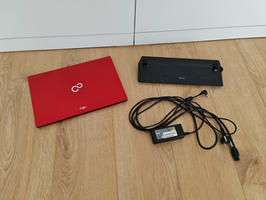 Sülearvuti Fujitsu LIFEBOOK U772 Ultrabook Dock Laadija Kott (1 foto / 10)